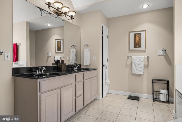 128 BOBBIS TER, New Egypt, NJ 08533