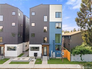 8863 Midvale Avenue N #A, Seattle, WA 98103