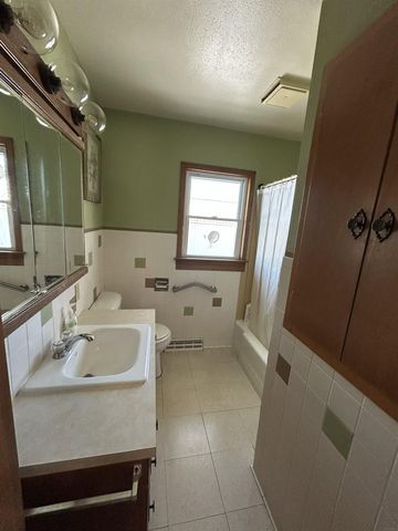 605 Lincoln Street, Wellsburg, IA 50680
