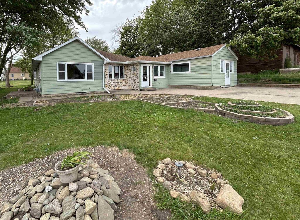 605 Lincoln Street, Wellsburg, IA 50680