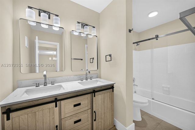 215 SE 3rd Ave 206B, Hallandale Beach, FL 33009