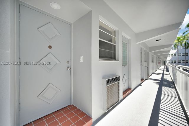 215 SE 3rd Ave 206B, Hallandale Beach, FL 33009