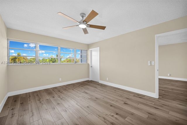 215 SE 3rd Ave 206B, Hallandale Beach, FL 33009