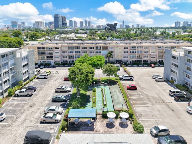 215 SE 3rd Ave 206B, Hallandale Beach, FL 33009