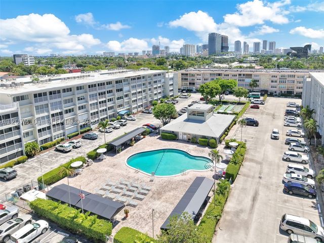 215 SE 3rd Ave 206B, Hallandale Beach, FL 33009
