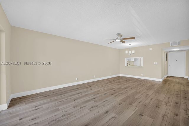 215 SE 3rd Ave 206B, Hallandale Beach, FL 33009