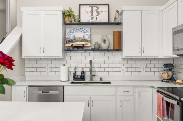 9612 Heightsview Drive, West Des Moines, IA 50266