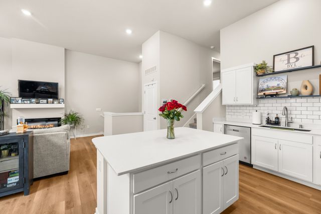 9612 Heightsview Drive, West Des Moines, IA 50266