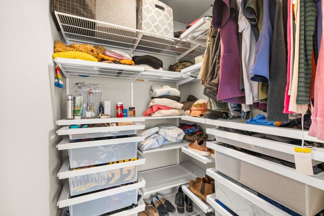 9612 Heightsview Drive, West Des Moines, IA 50266