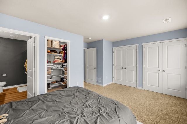 9612 Heightsview Drive, West Des Moines, IA 50266