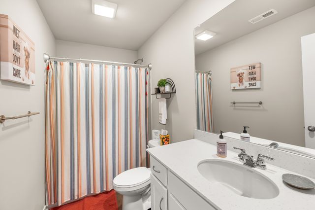 9612 Heightsview Drive, West Des Moines, IA 50266