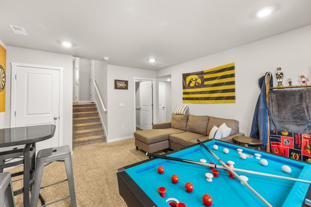 9612 Heightsview Drive, West Des Moines, IA 50266