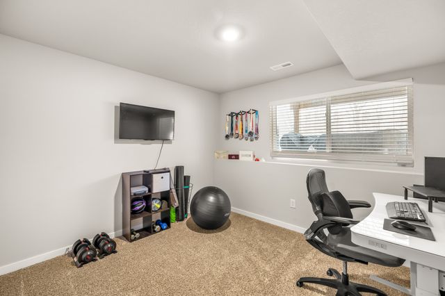 9612 Heightsview Drive, West Des Moines, IA 50266