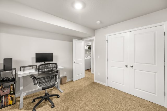 9612 Heightsview Drive, West Des Moines, IA 50266