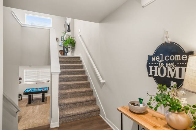 9612 Heightsview Drive, West Des Moines, IA 50266