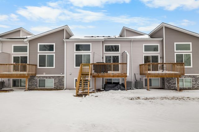 9612 Heightsview Drive, West Des Moines, IA 50266