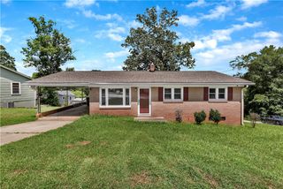 704 W Grady Street, Seneca, SC 29678