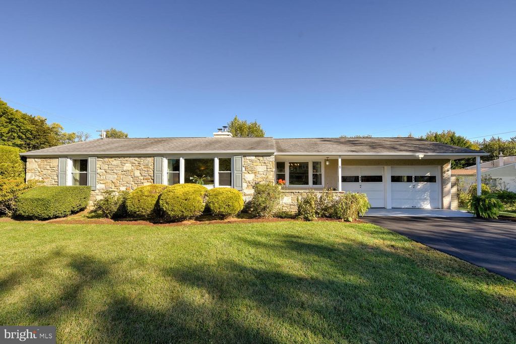 1 AUSTIN RD, Yardley, PA 19067
