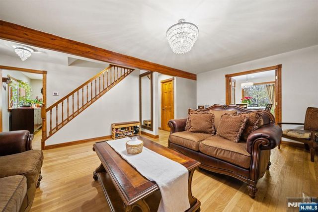 191 Tenafly Road, Tenafly, NJ 07670