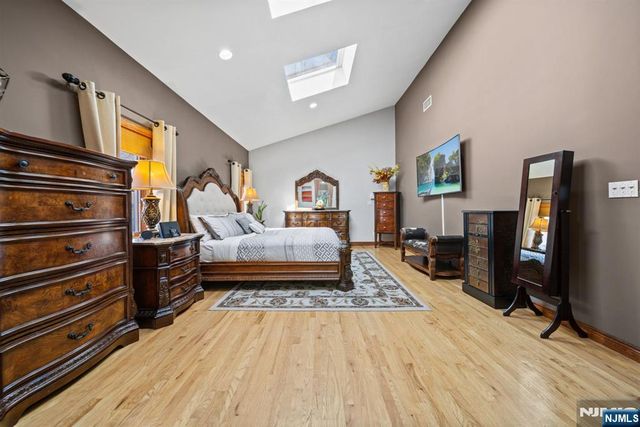 191 Tenafly Road, Tenafly, NJ 07670