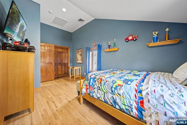 191 Tenafly Road, Tenafly, NJ 07670