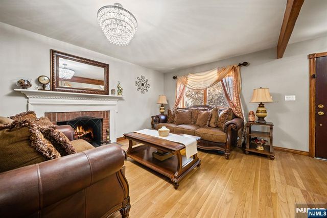 191 Tenafly Road, Tenafly, NJ 07670