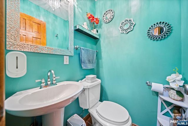 191 Tenafly Road, Tenafly, NJ 07670