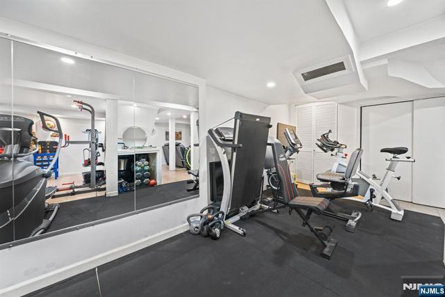 191 Tenafly Road, Tenafly, NJ 07670