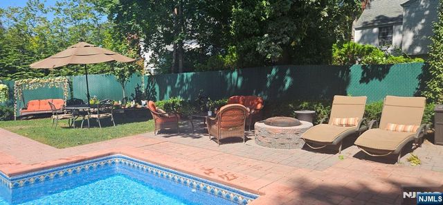 191 Tenafly Road, Tenafly, NJ 07670