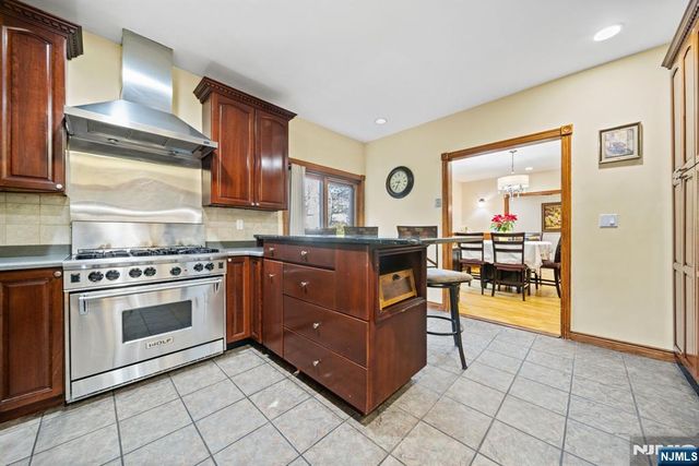 191 Tenafly Road, Tenafly, NJ 07670