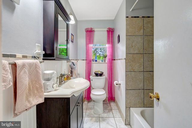 608 TAZEWELL RD NW, Vienna, VA 22180