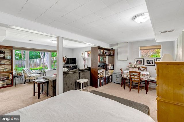 608 TAZEWELL RD NW, Vienna, VA 22180