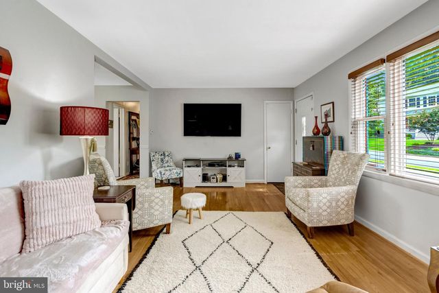 608 TAZEWELL RD NW, Vienna, VA 22180