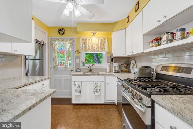 608 TAZEWELL RD NW, Vienna, VA 22180