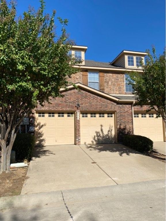 2734 Hyde Park Drive, Grand Prairie, TX 75050