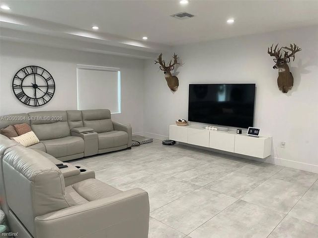 1935 SW 24th Ter, Miami, FL 33145