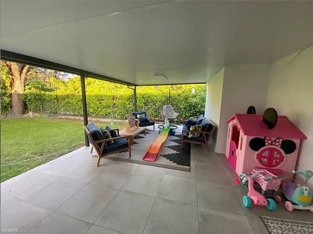 1935 SW 24th Ter, Miami, FL 33145