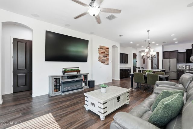 3020 E PINTO Drive, Gilbert, AZ 85296