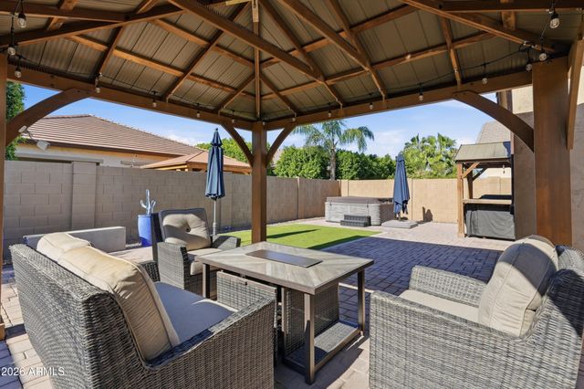 3020 E PINTO Drive, Gilbert, AZ 85296