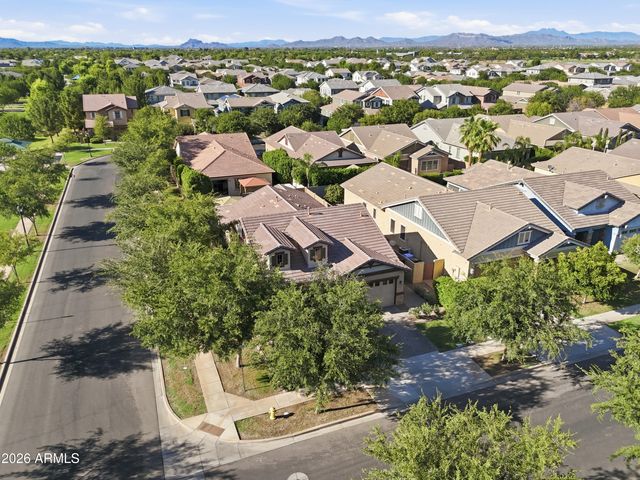 3020 E PINTO Drive, Gilbert, AZ 85296