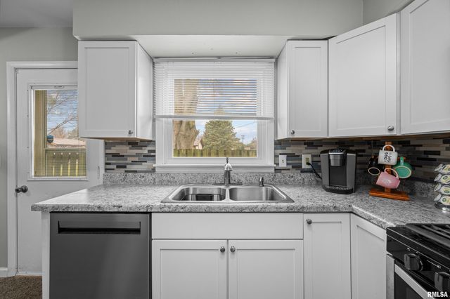 4315 26TH Avenue, Moline, IL 61265