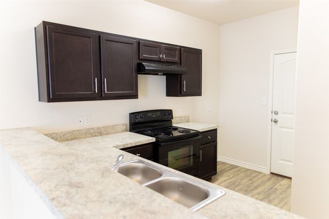 232 Cliff Heights Circle, Dallas, TX 75241