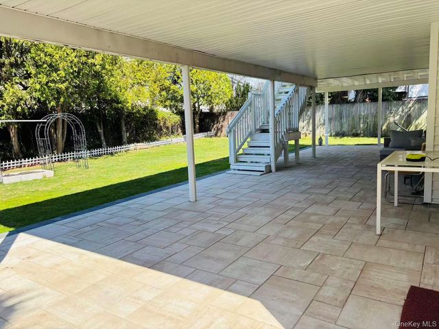 21 Keats Court, Bethpage, NY 11714