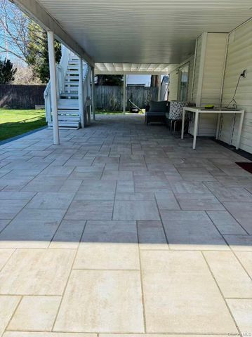 21 Keats Court, Bethpage, NY 11714