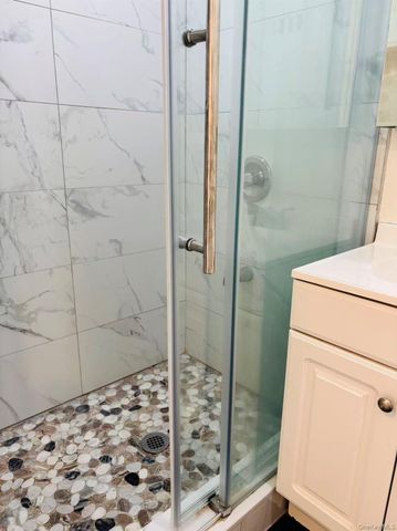 21 Keats Court, Bethpage, NY 11714