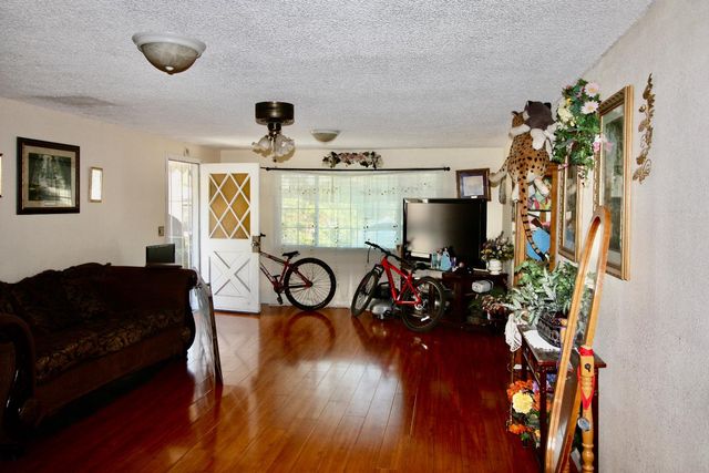 1522 11th Ave, Olivehurst, CA 95961