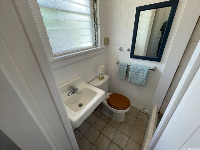 1030 16th Avenue, Honolulu, HI 96816