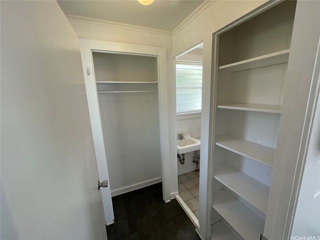 1030 16th Avenue, Honolulu, HI 96816