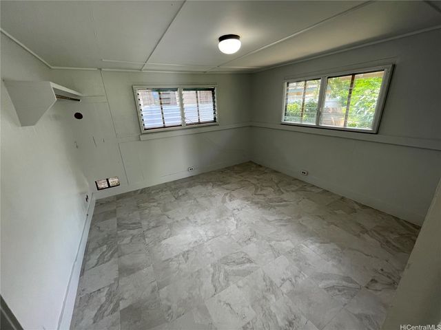 1030 16th Avenue, Honolulu, HI 96816