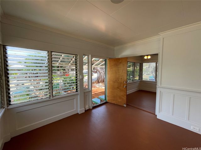 1030 16th Avenue, Honolulu, HI 96816